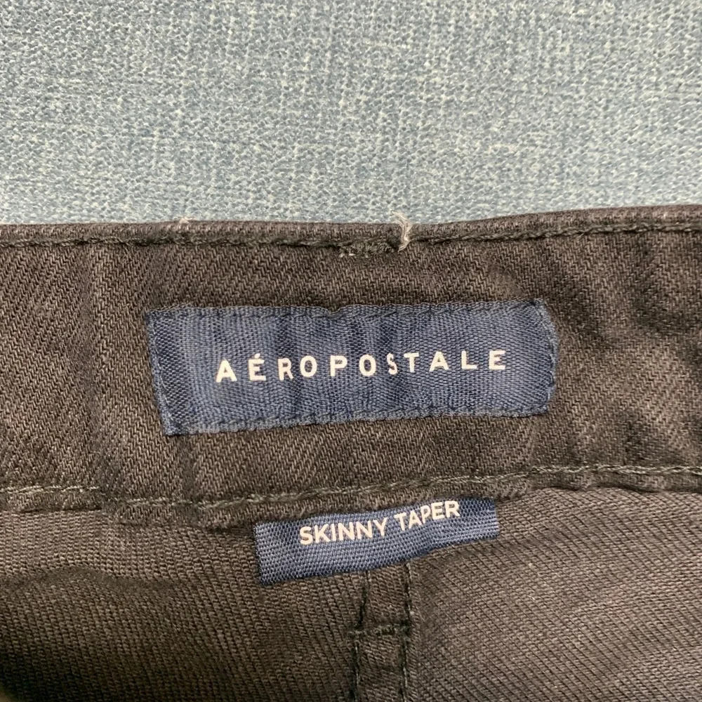 Aeropostale Skinny Taper Jeans Mens 28x32 Black Denim Distressed Dark Wash